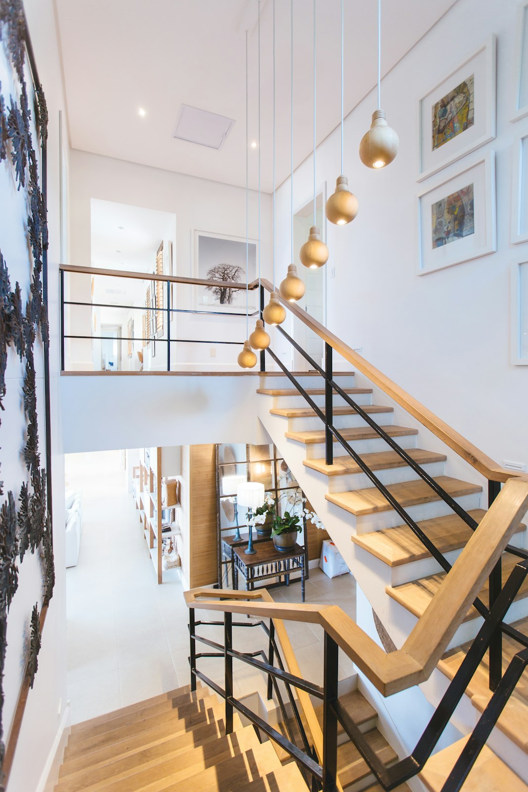 La mezzanine et son escalier d’acier
